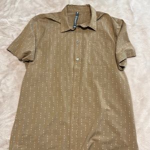 Vuori Button down short sleeve size L